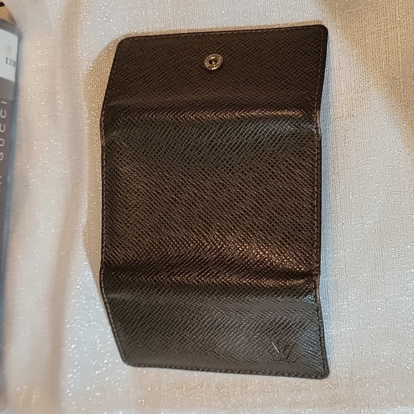 Louis Vuitton Taiga Key Case Pouch Authentic - Picture 8 of 15